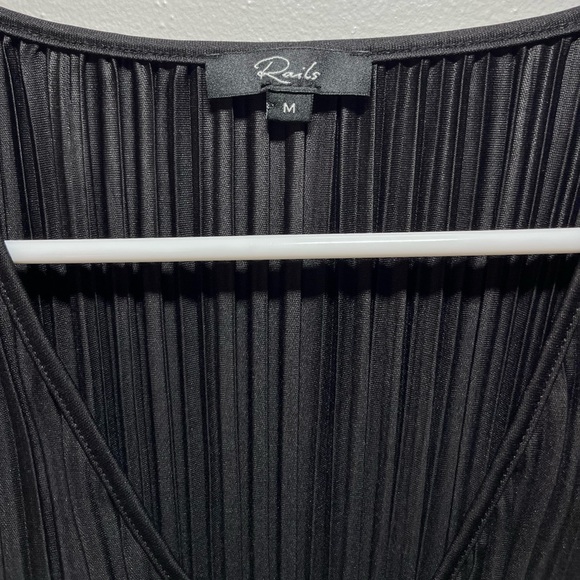 Rails Bethany Top in Black. Size Medium - Picture 9 of 9